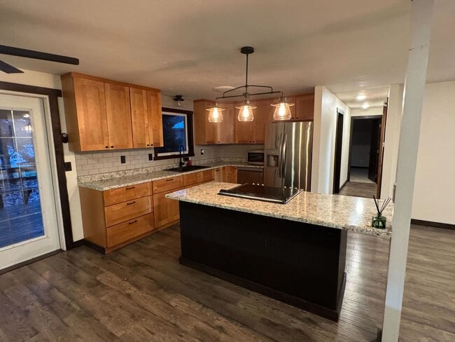 Building Photo - 1460 Marjorie St