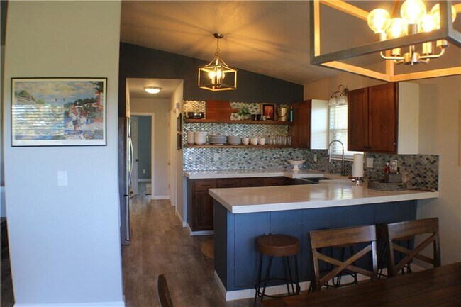 Building Photo - 4 Tilbury Ln