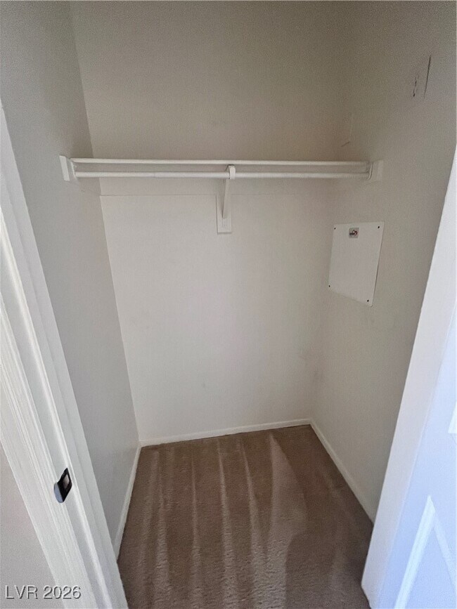 Building Photo - 6868 Sky Pointe Dr