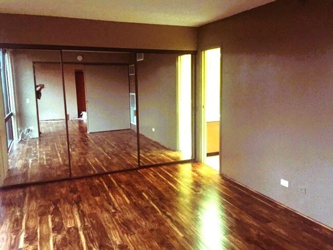Building Photo - Beautiful & Convenient Punahou/Makiki 3-BR, 2-BA, 2-Parking