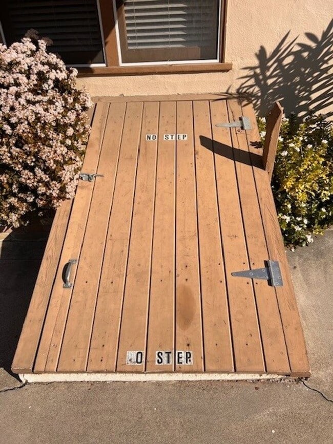 Building Photo - Santa Clara Charm ~ 3BR/1BA on Main Street