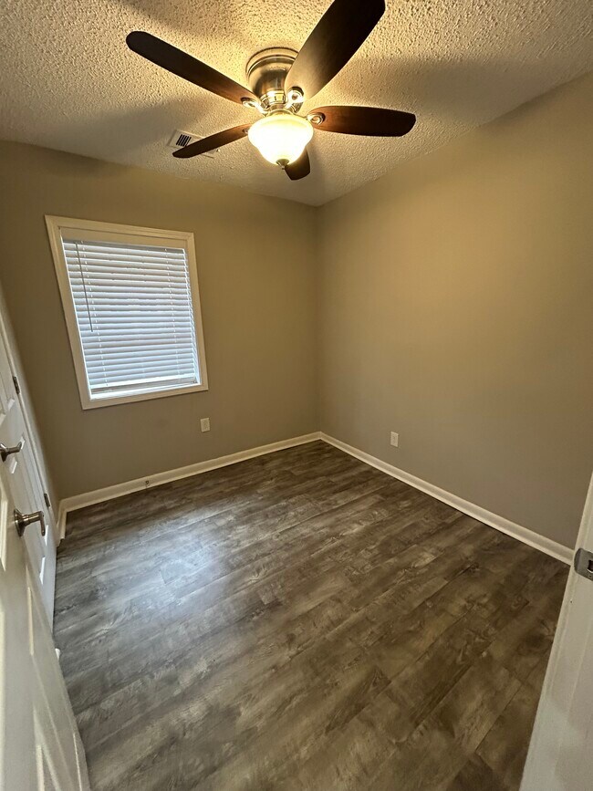 Building Photo - 1107 Smith St SW