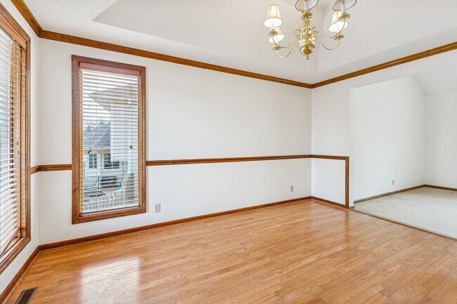 Building Photo - Spacious Northwest Omaha 3-Bedroom!!