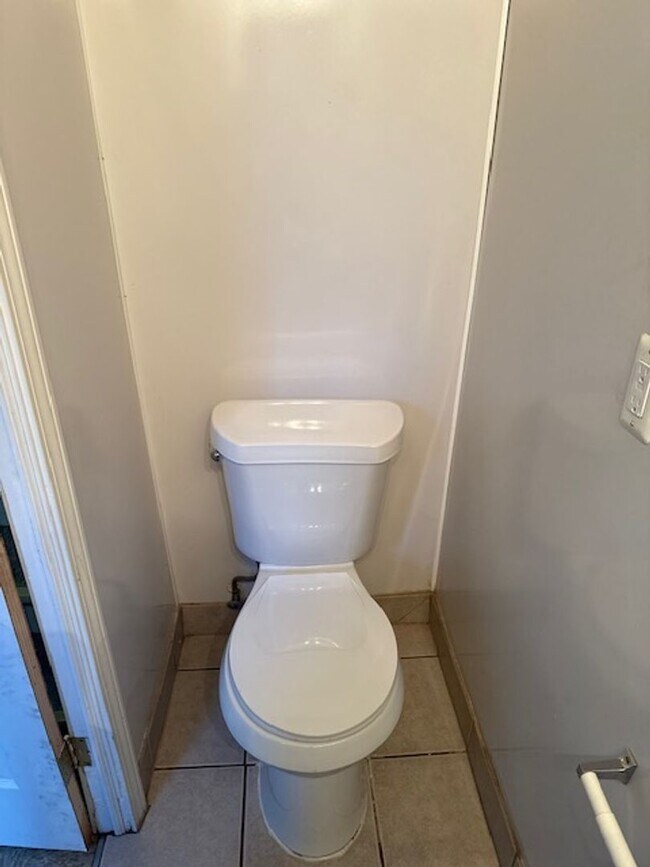 Building Photo - Come see your new home!