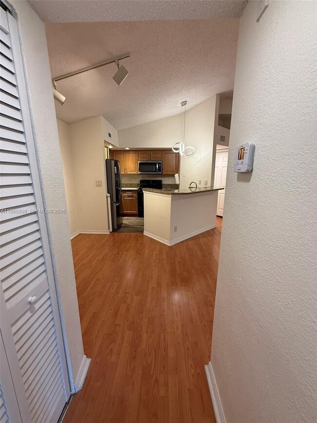 Building Photo - 731 Vista Isles Dr