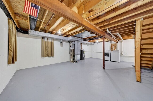 Building Photo - 168 North St
