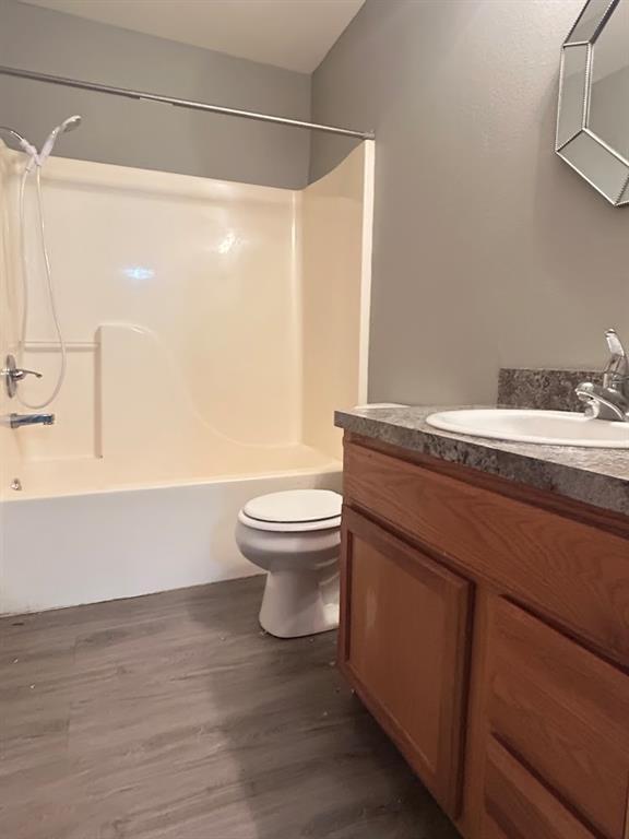 Building Photo - 807 Maple Dr