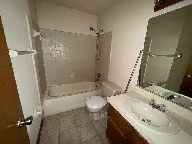 Building Photo - 809 SW 55th Terrace