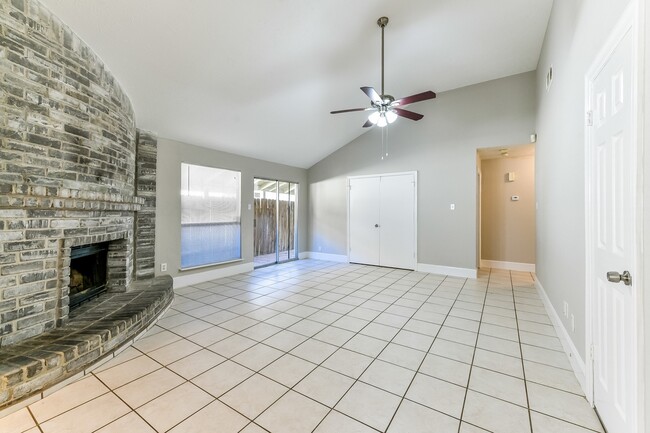 Building Photo - 3823 Ebury Dr