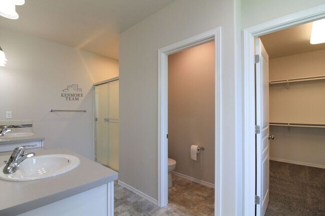 Building Photo - 6914 Three Rivers Dr