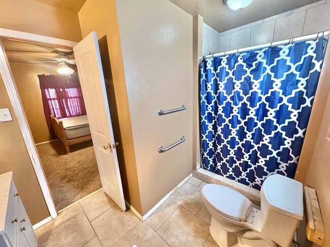 Building Photo - 505 W Polk Ave