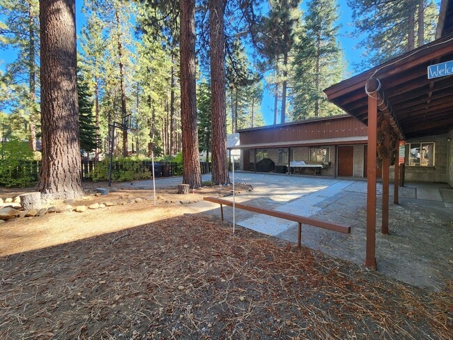 Primary Photo - SKI LEASE: Close to Bus Line, Full Kitchen...