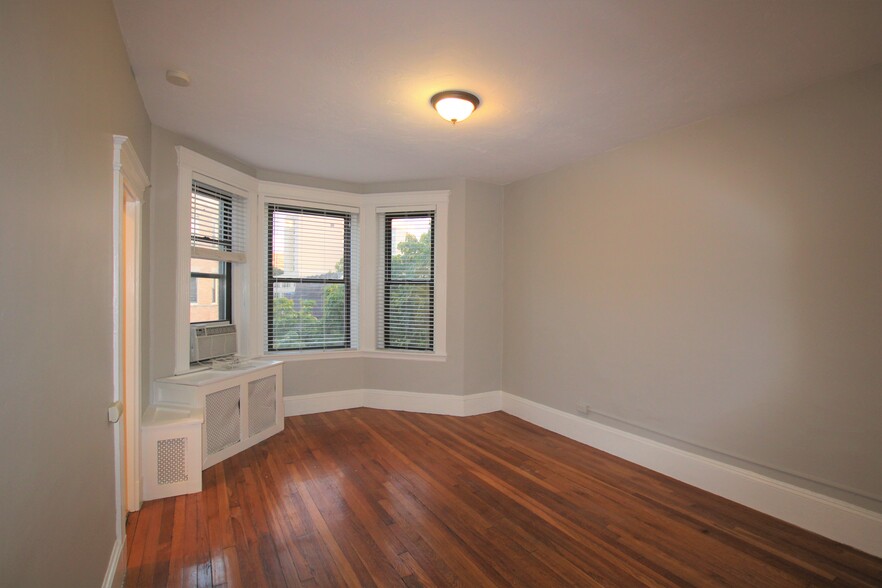 Building Photo - 39 Hemenway St