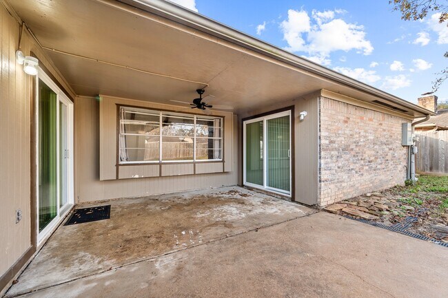 Building Photo - 9302 Claridge Dr