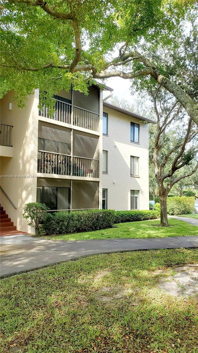Building Photo - 204 Foxtail Dr