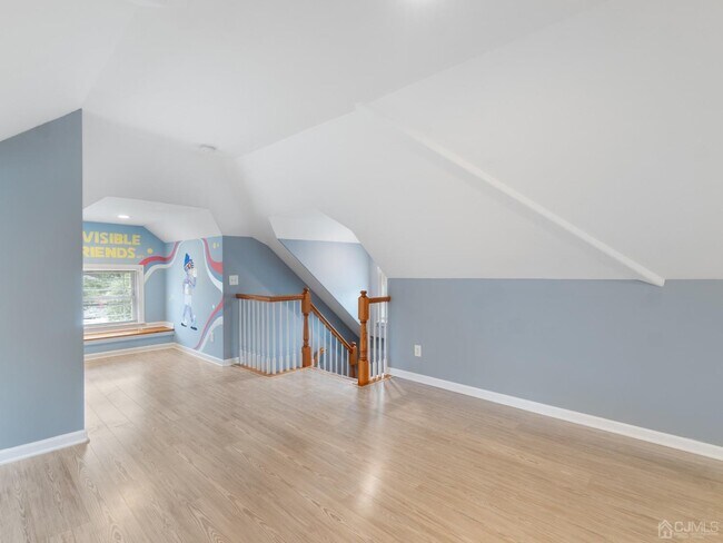 Building Photo - 348 1st St