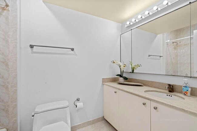 Building Photo - 400 E Ohio St