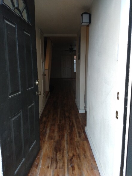 Building Photo - 911 Vance Jackson Rd