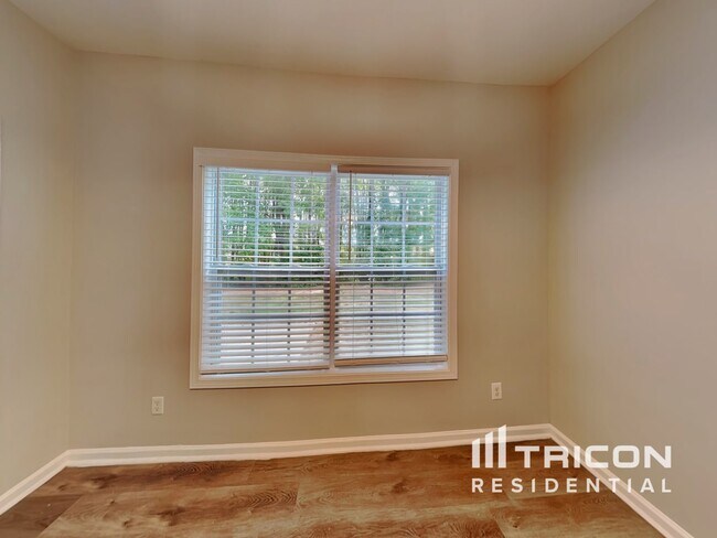 Building Photo - 359 Oakhaven Way