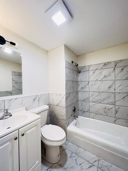 Building Photo - 11 Franklin St