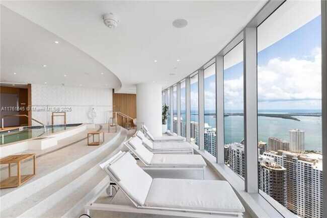 Building Photo - 300 Biscayne Blvd Way