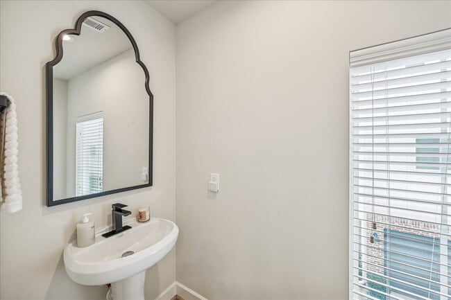 Building Photo - 4919 Avenue J