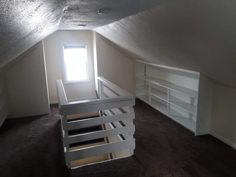 Building Photo - 1014 Marston Ave