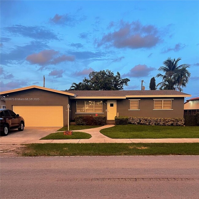 Primary Photo - 2811 SW 79th Ave