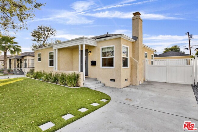 Building Photo - 6323 Farmdale Ave