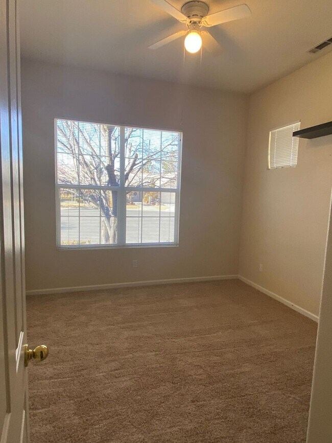 Building Photo - 9780 Shadowstone Ct