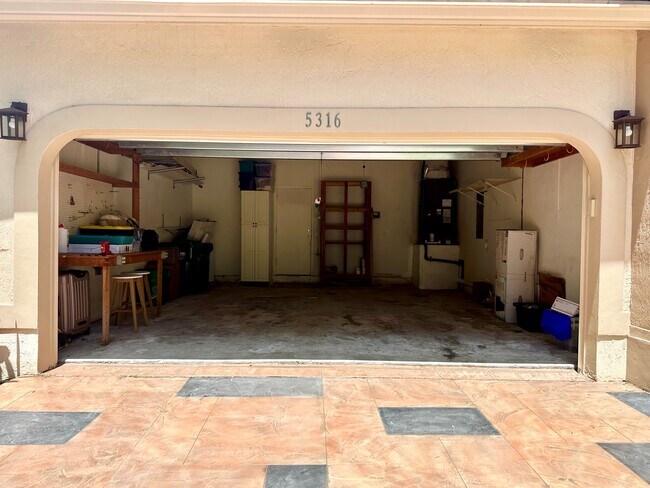 Building Photo - 5316 NW 57th Way