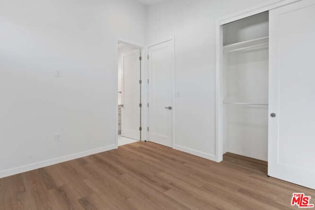 Building Photo - 15912 Vose St