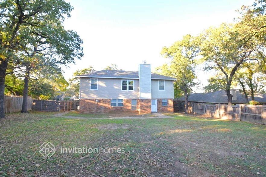 Building Photo - 209 King Trail