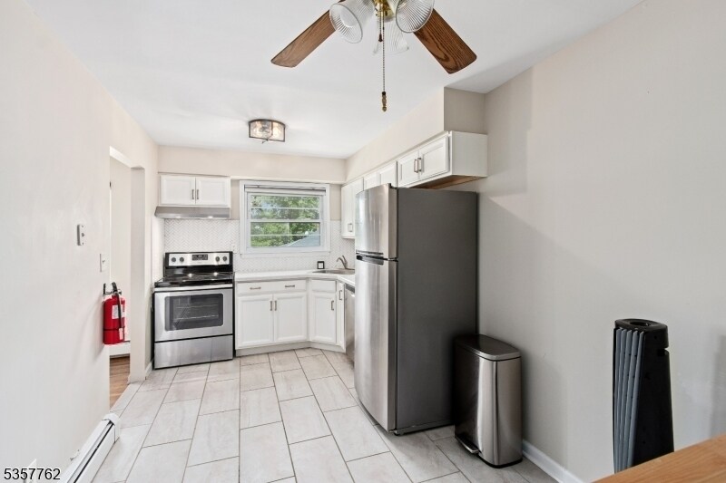 Kitchen - 34 Deanna Dr