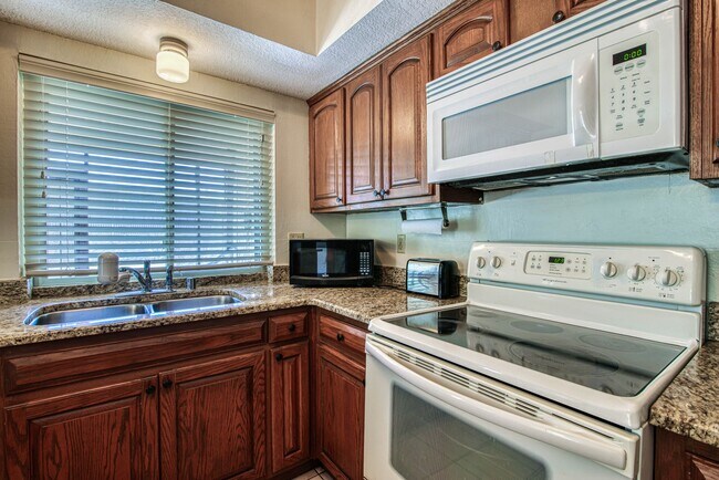 Building Photo - Beautiful 1-story southwestern-style home in west El Paso