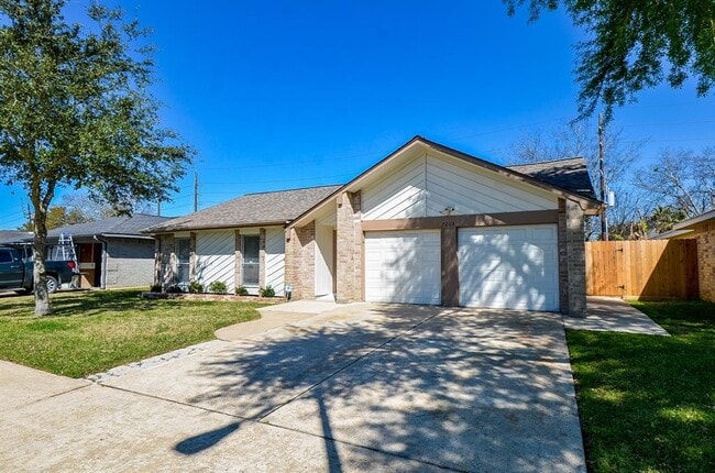 Building Photo - 7203 Sharpsburg Dr