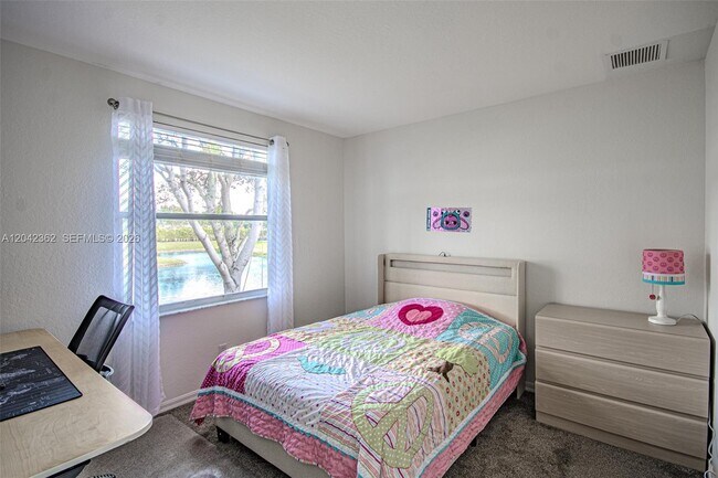 Building Photo - 16171 Sierra Palms Dr