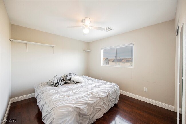 Building Photo - 6720 Song Sparrow Ct