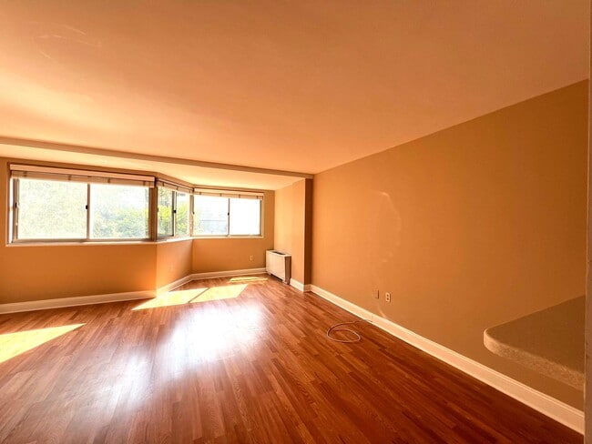 Primary Photo - 922 24th St NW