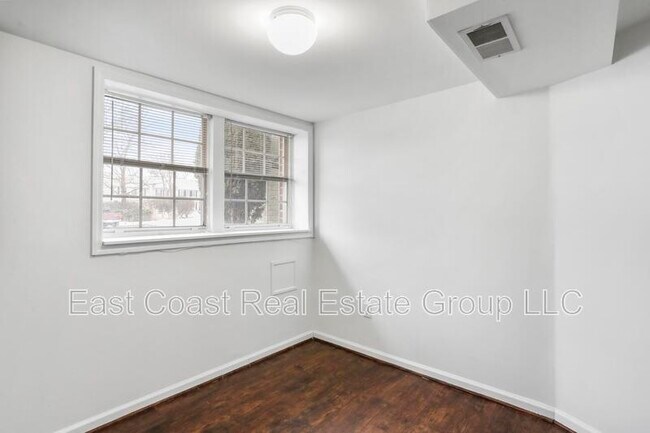 Building Photo - 5257 Earles Ct