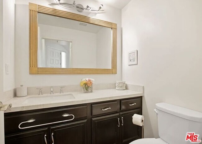 Building Photo - 6471 Zuma View Pl