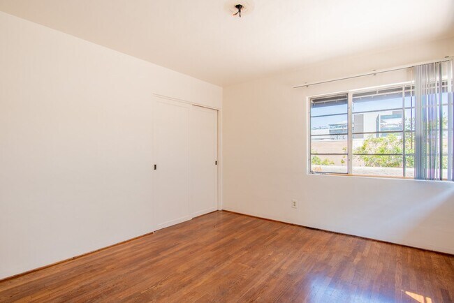 Building Photo - 3740-3748 6th Avenue