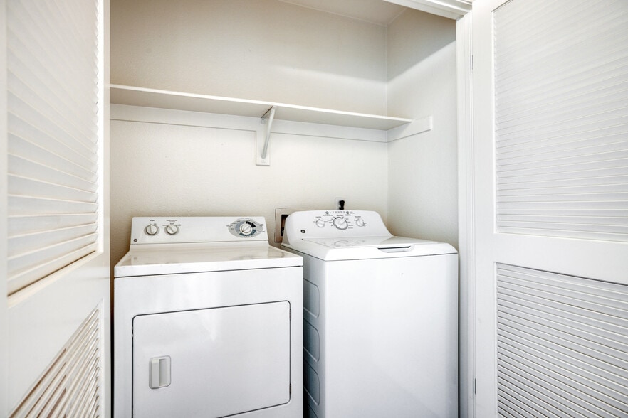 Building Photo - 8700 Pershing Dr