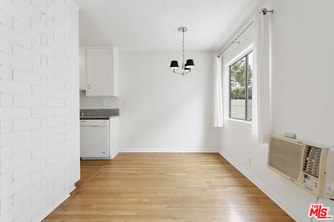 Building Photo - 11947 Kiowa Ave