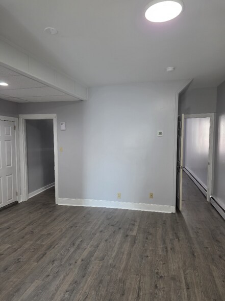 Building Photo - 32 N Earl St