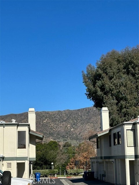 Building Photo - 10475 Newhome Ave