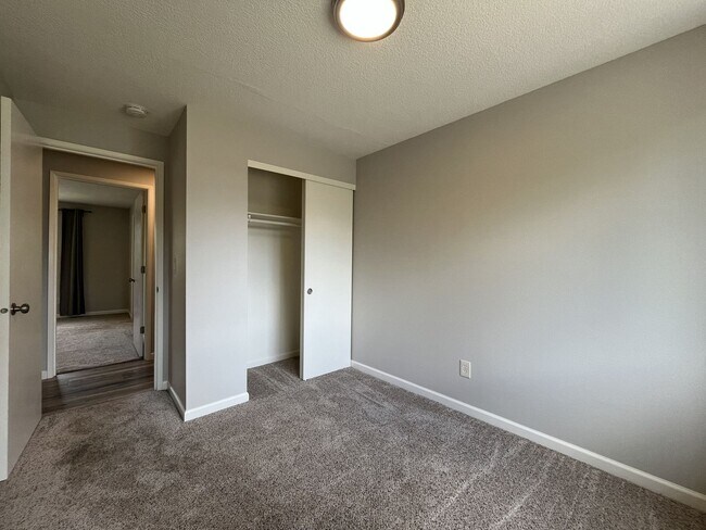 Building Photo - Spacious Milwaukie Home with Bonus Room, Large Fenced Yard and Shed/Workshop