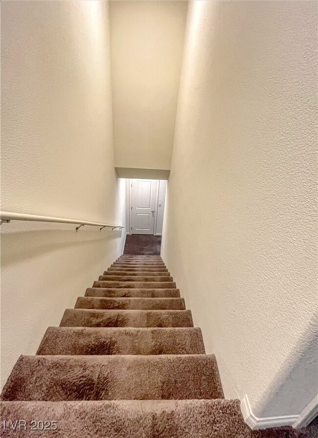 Building Photo - 12748 Feathersong