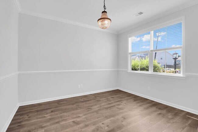 Building Photo - Pristine and Calm Home in Moncks Corner
