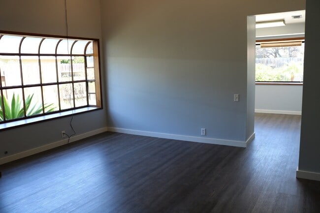 Building Photo - Beautiful 4-bedroom 2 bath Carpinteria hom...